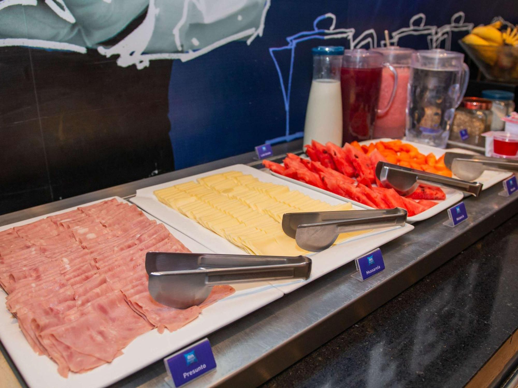 Ibis Budget Итаперуна Экстерьер фото